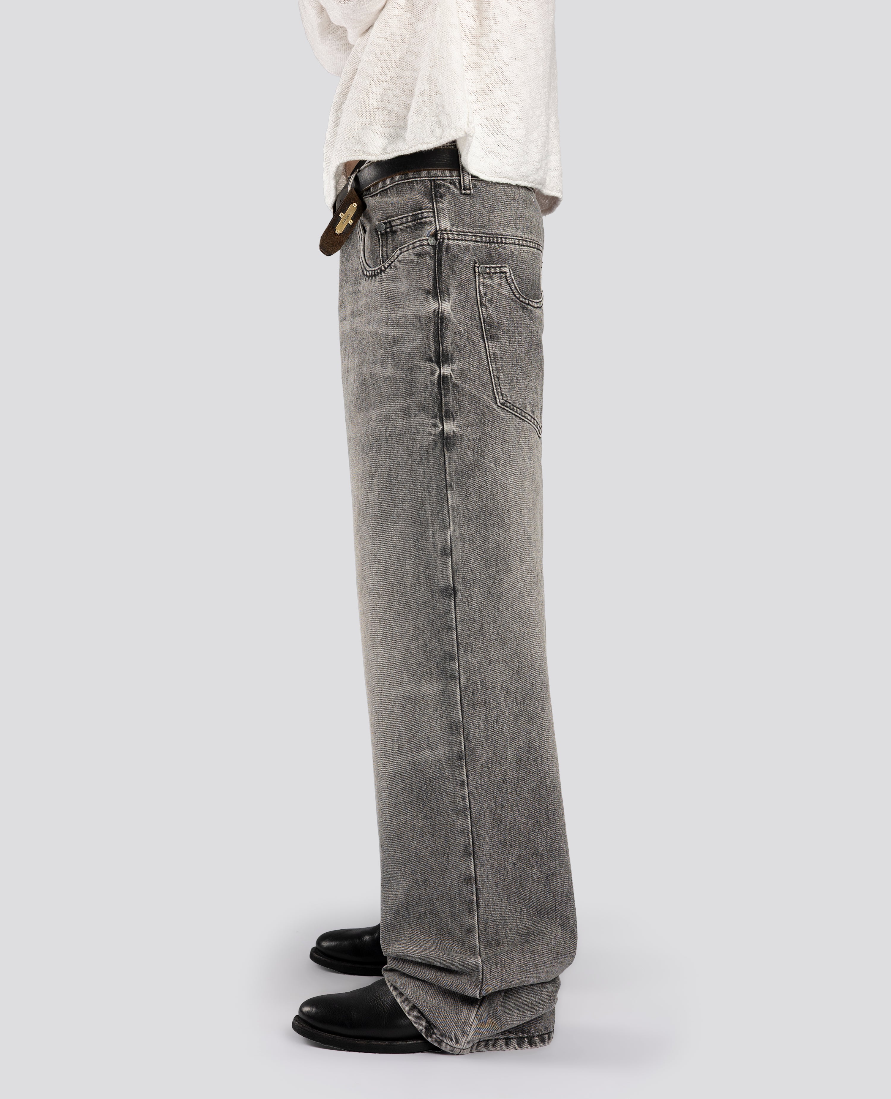 STRAIGHT EVERYDAY DENIM