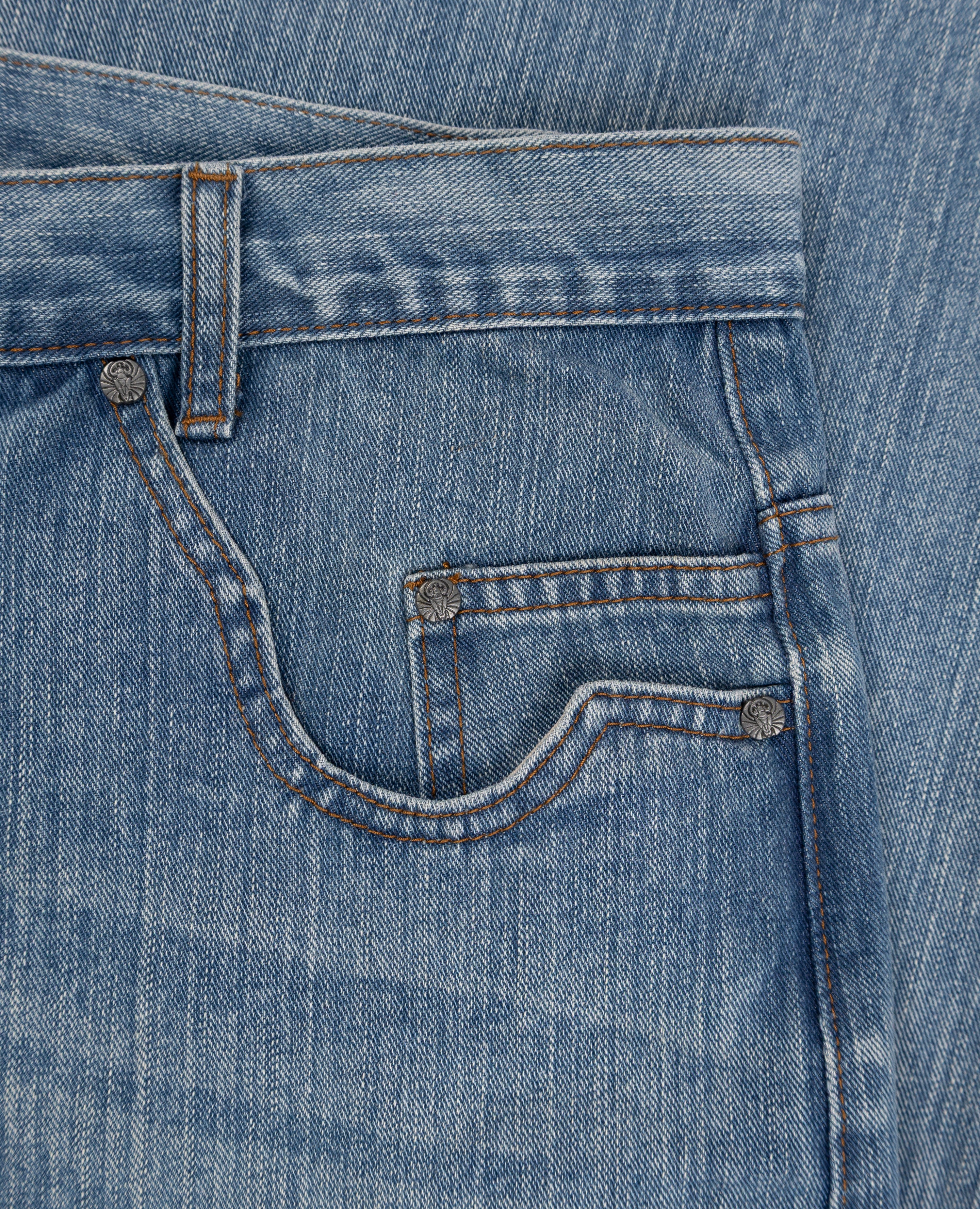 LOOSE-FIT EVERYDAY DENIM