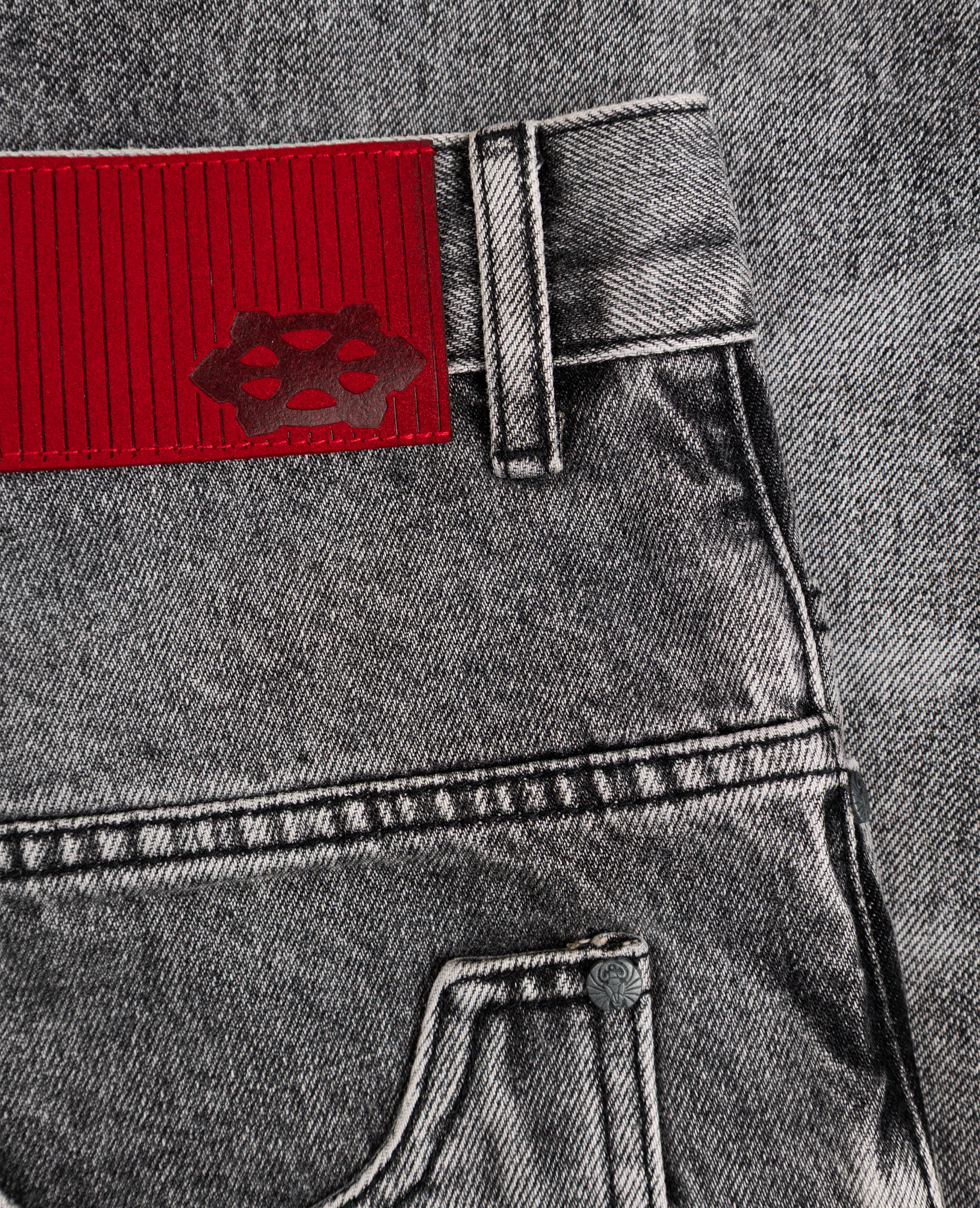 STRAIGHT EVERYDAY DENIM