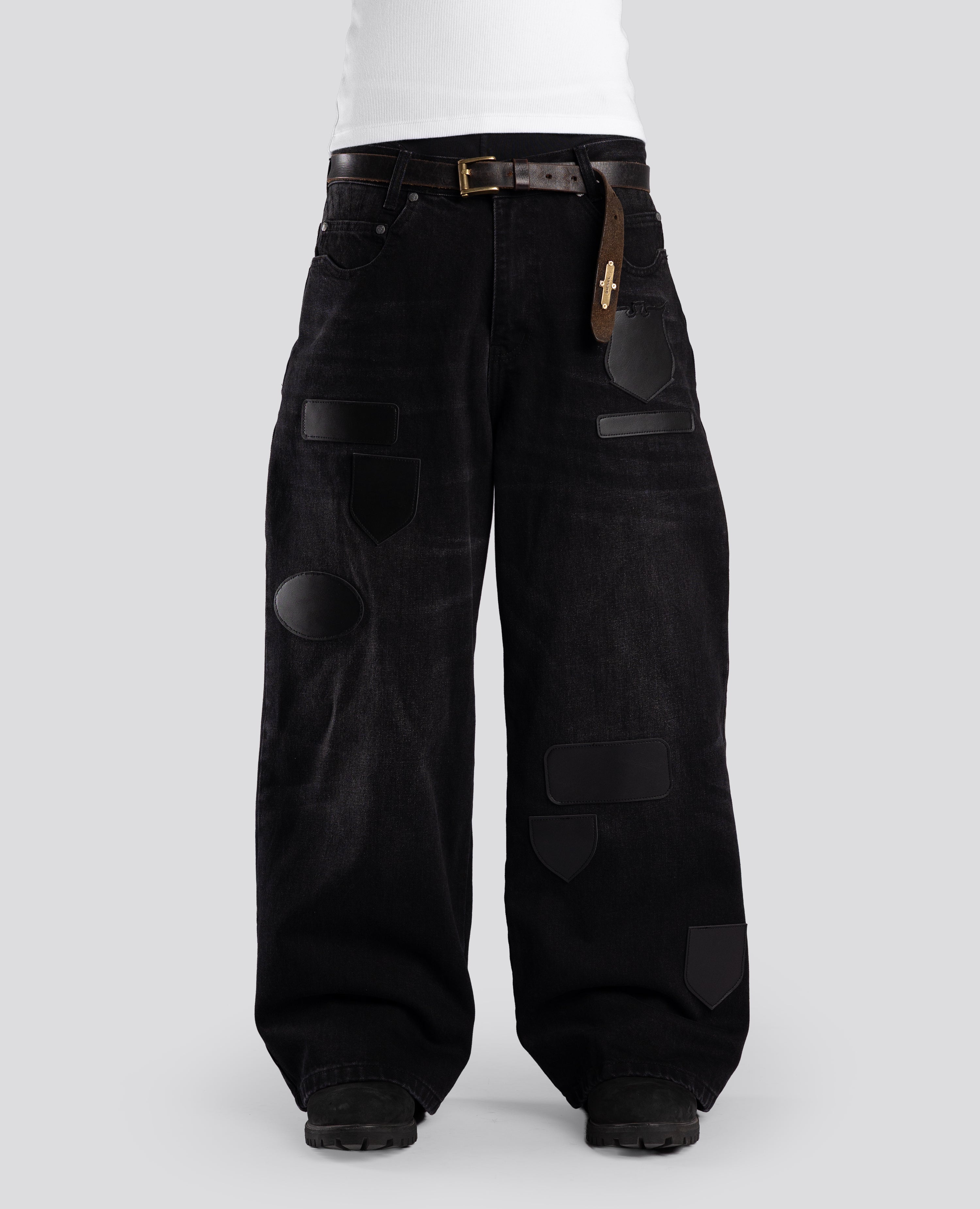 ULTRA-LOOSE BLACK BADGES DENIM