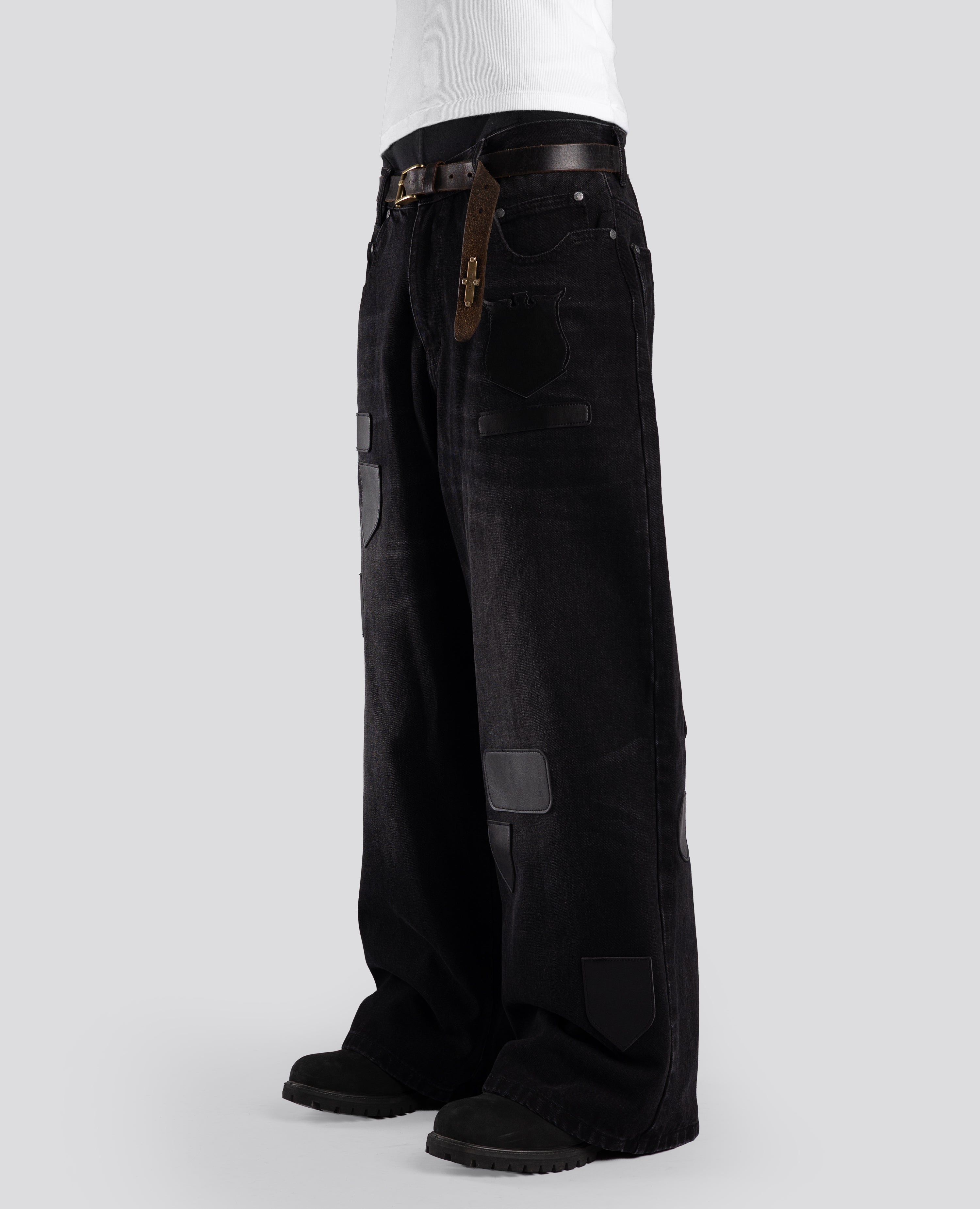 ULTRA-LOOSE BLACK BADGES DENIM