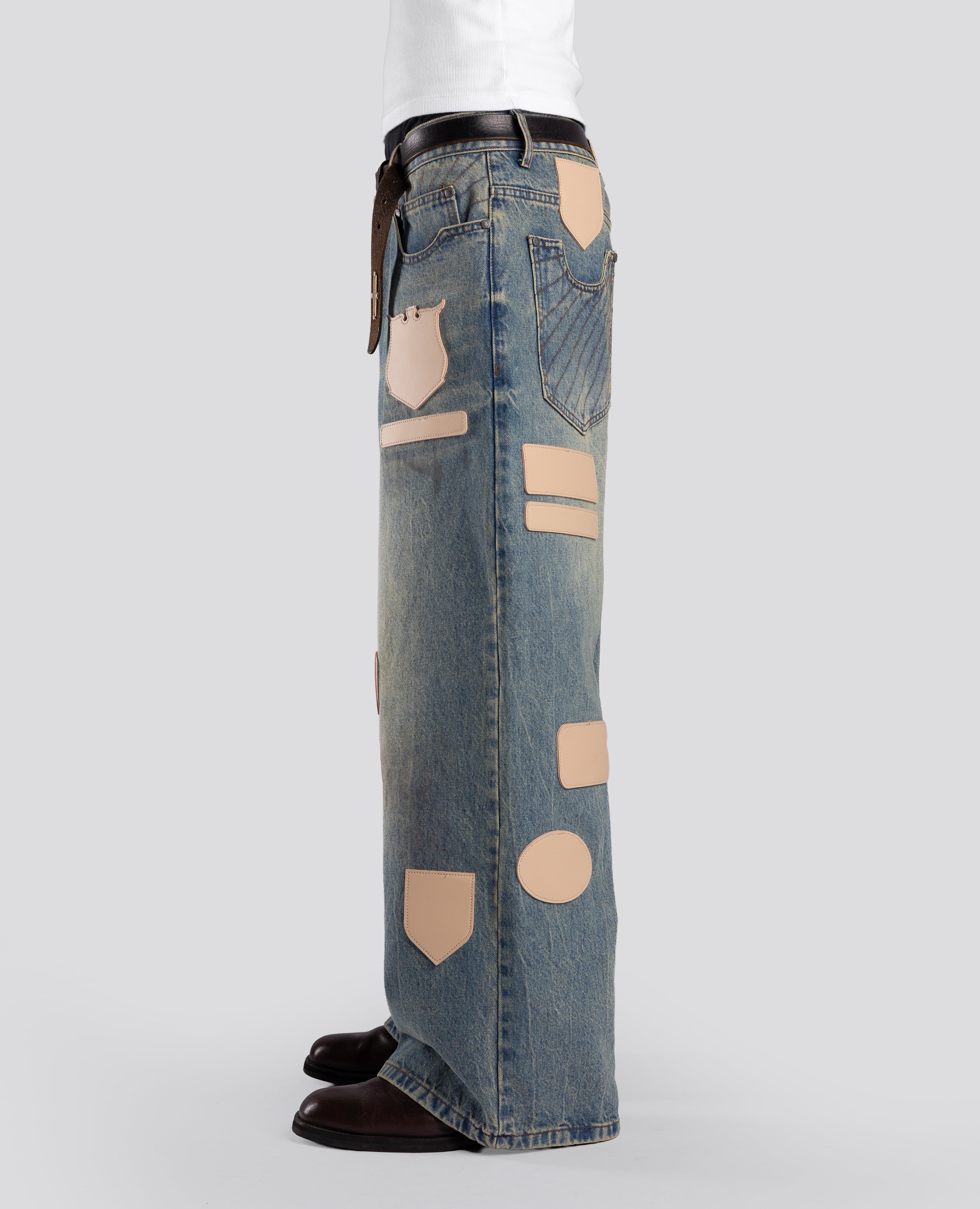 ULTRA-LOOSE BLUE BADGES DENIM