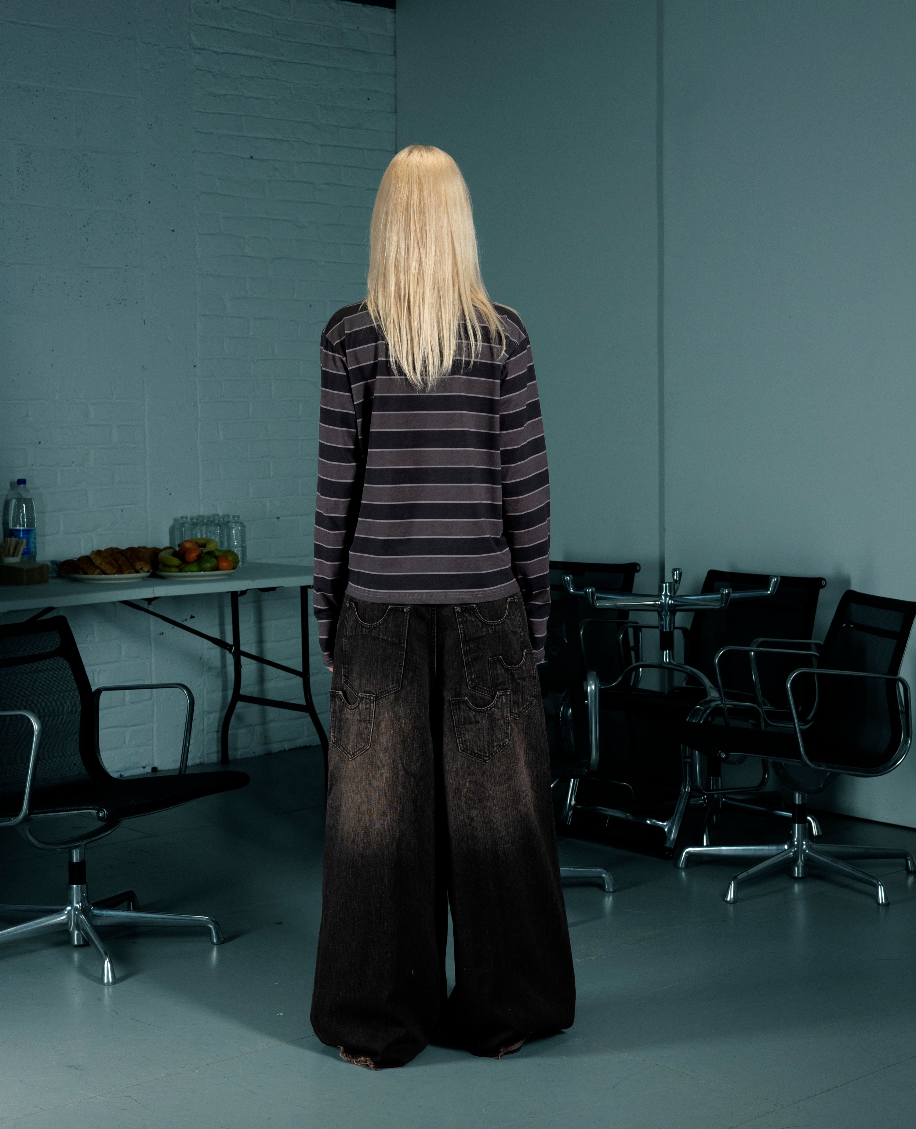 BLACK PRISONER LONGSLEEVE