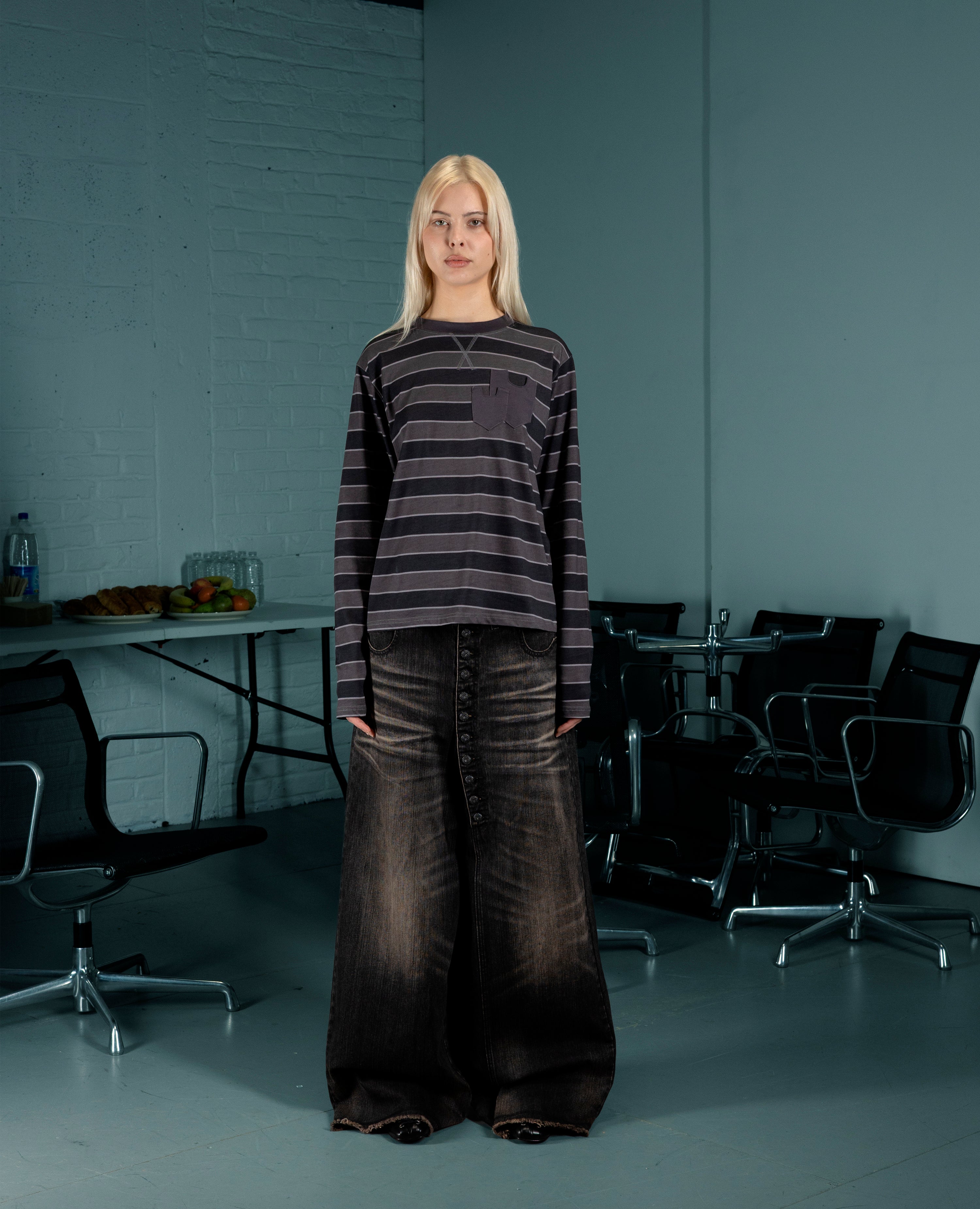 BLACK PRISONER LONGSLEEVE