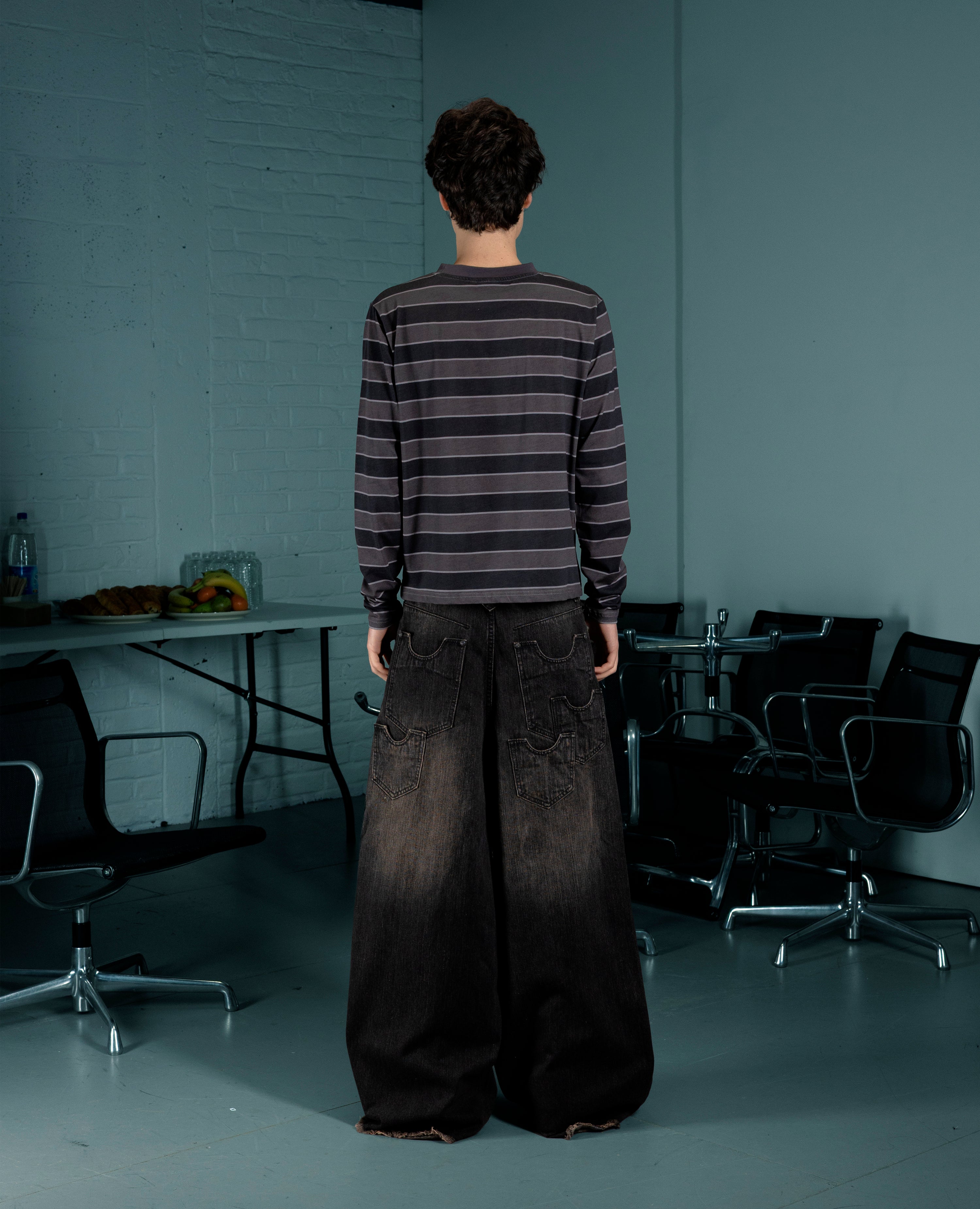 BLACK PRISONER LONGSLEEVE