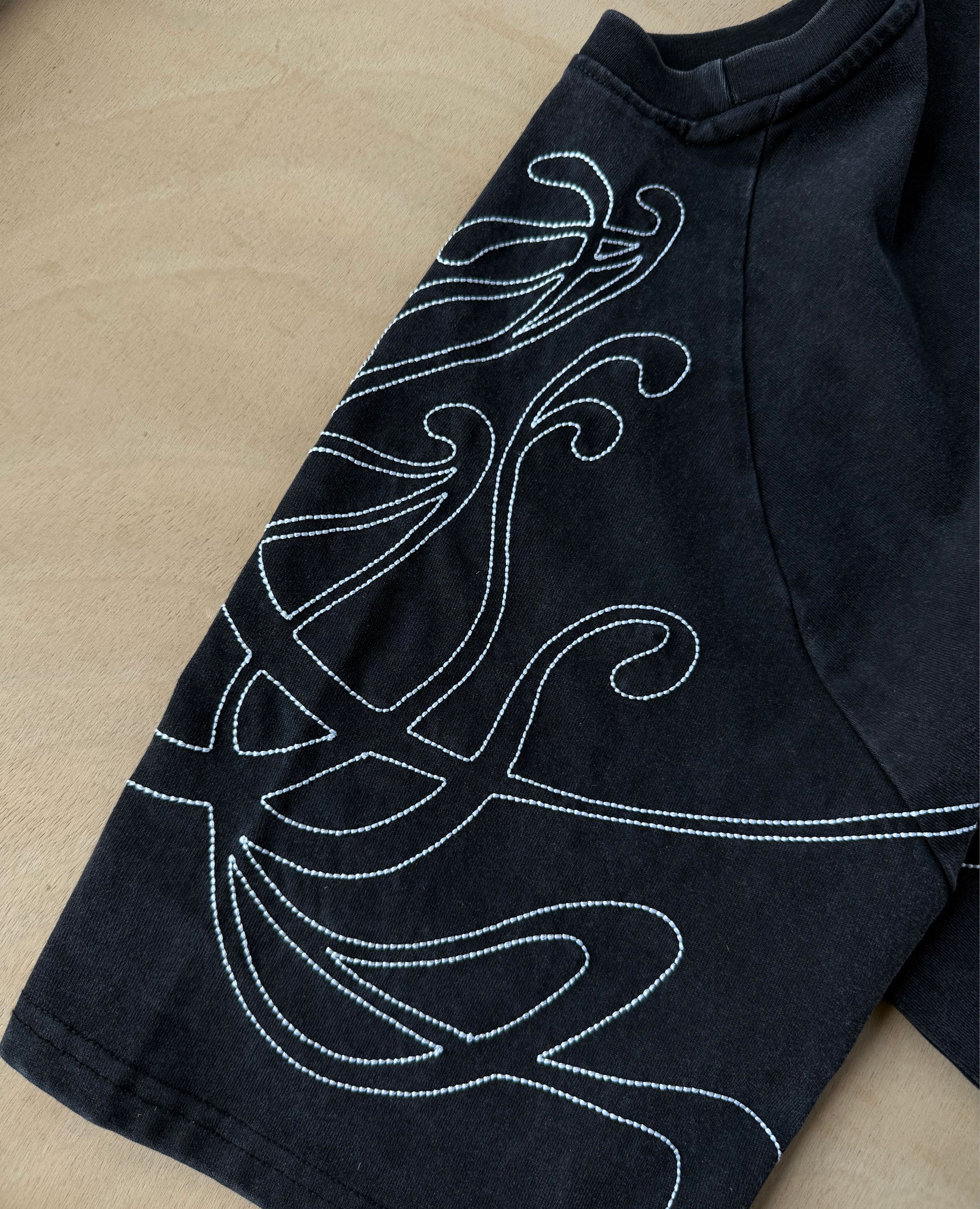 BLACK NEOART T-SHIRT