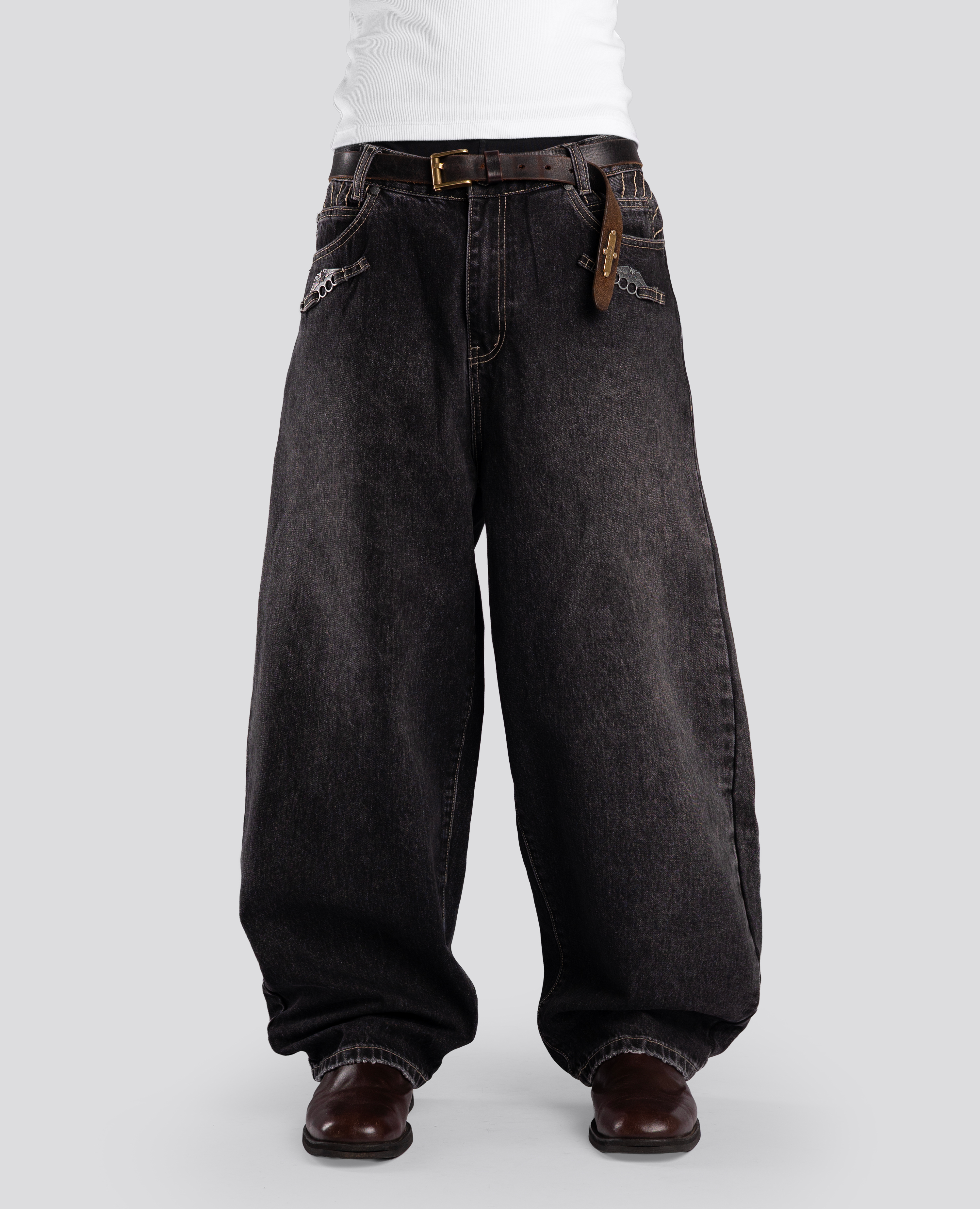 BLACK KNUCKLE LOOSE-FIT DENIM