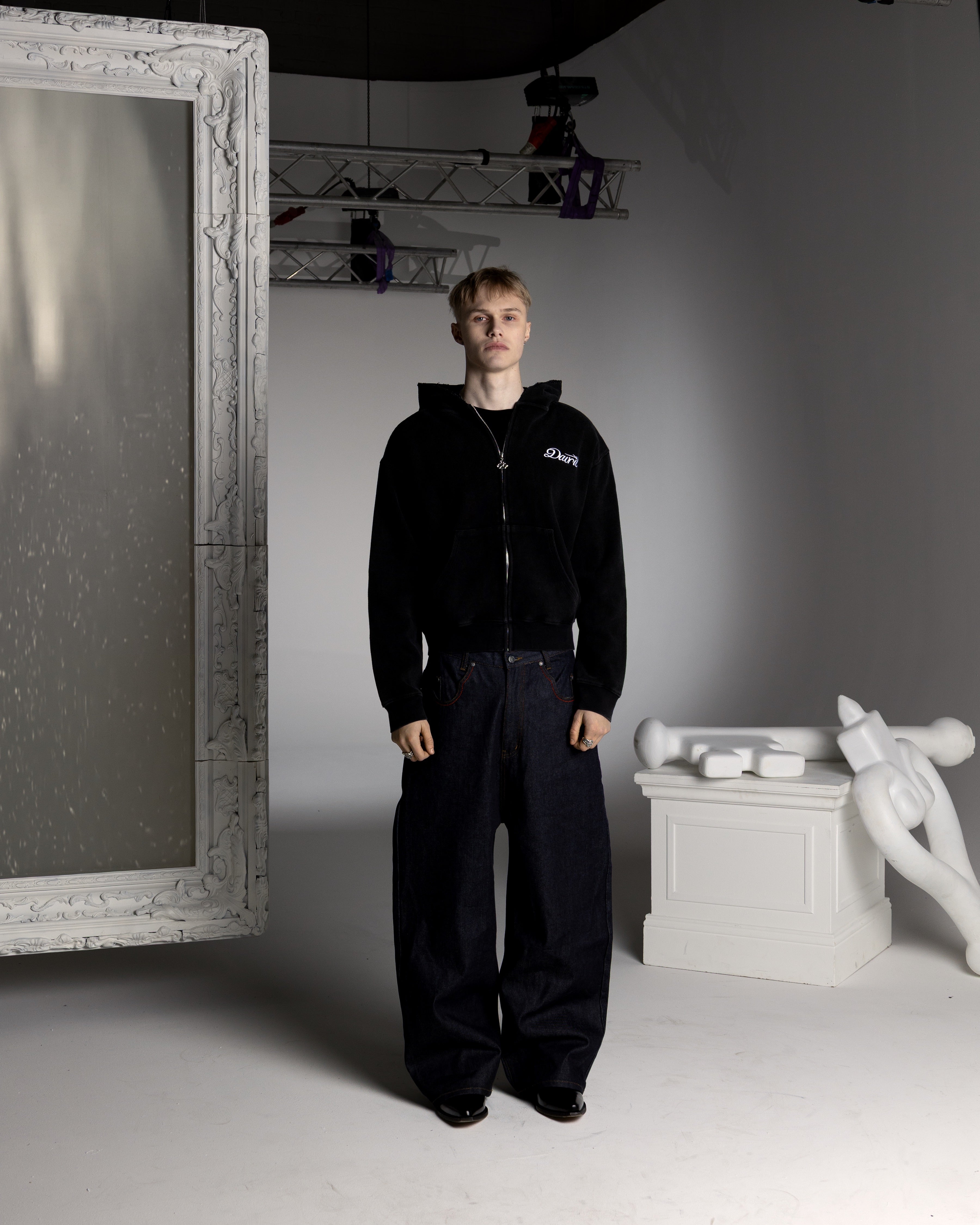 BLACK OPENING WAFFLE ZIP