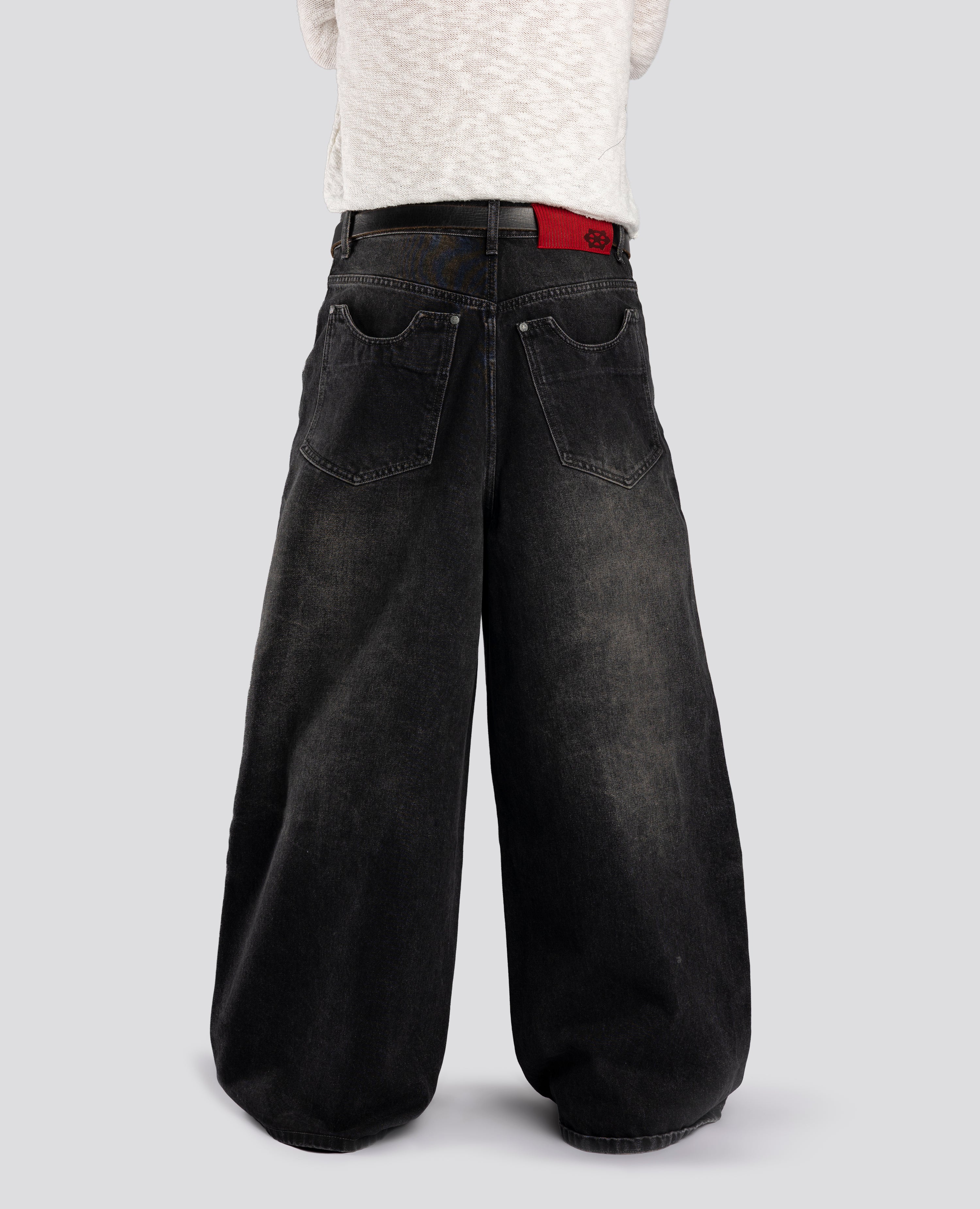 ULTRA-LOOSE FIT EVERYDAY DENIM